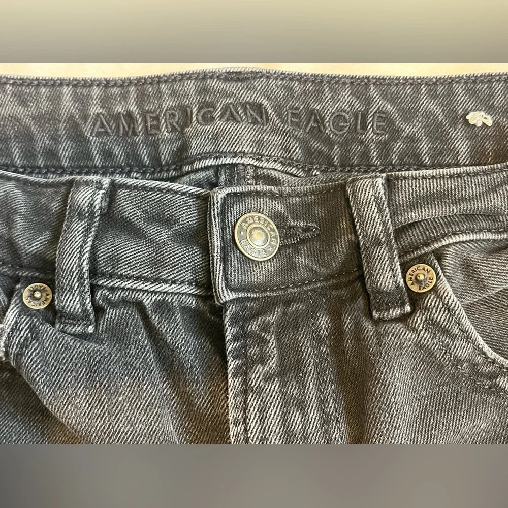 American Eagle Mom Jeans Relaxed Distressed Women’s Black Jeans Size 6 - Picture 8 of 16